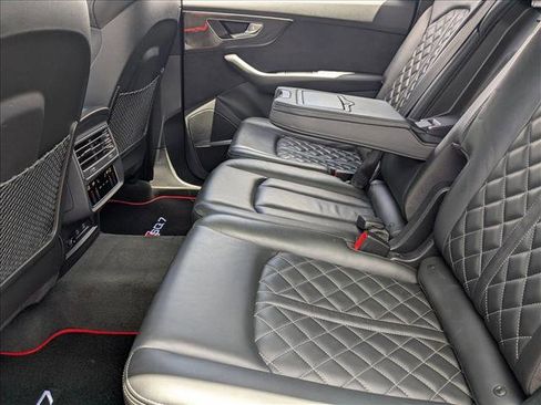 Used 2021 Audi SQ7 Premium Plus w/ Driver Assistance Package AWD/4WD image 18