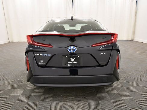 Used 2022 Toyota Prius Prime XLE FWD image 6