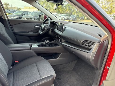 Certified 2023 Nissan Rogue SV image 22