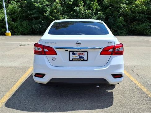Used 2019 Nissan Sentra SV FWD image 4