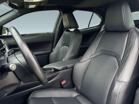 Certified 2025 Lexus UX 300h FWD w/ Accessory Package (Z2) image 5