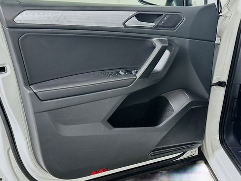 Used 2024 Volkswagen Tiguan S image 15