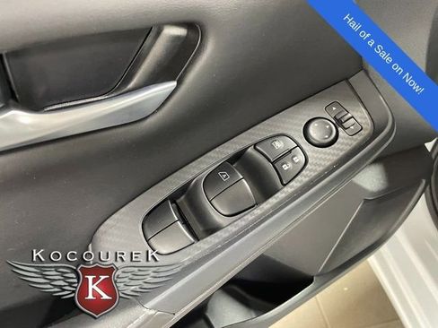 Used 2025 Nissan Sentra SV FWD image 19