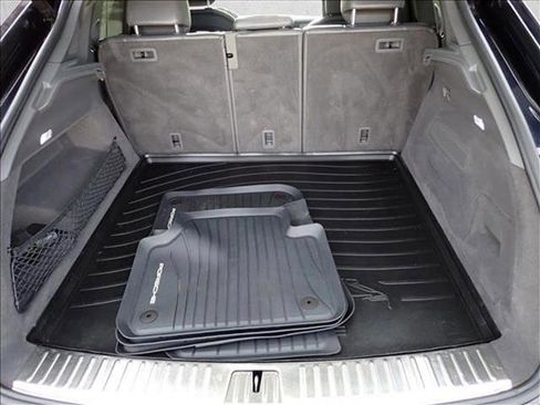 Used 2021 Porsche Cayenne Coupe image 8