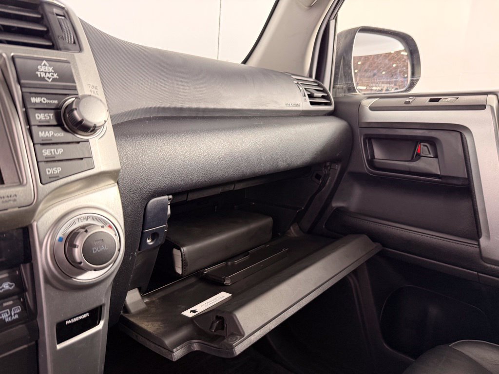 Used 2013 Toyota 4Runner Limited AWD/4WD image 28