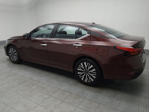 Used 2024 Nissan Altima 2.5 SV image 3