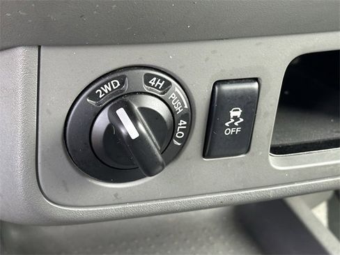 Used 2018 Nissan Frontier SV image 21
