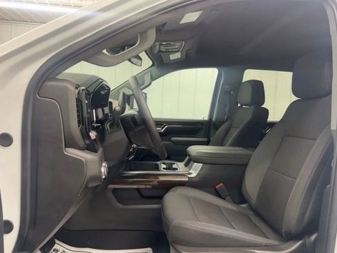 Used 2024 GMC Sierra 2500 SLE w/ SLE Convenience Package image 5