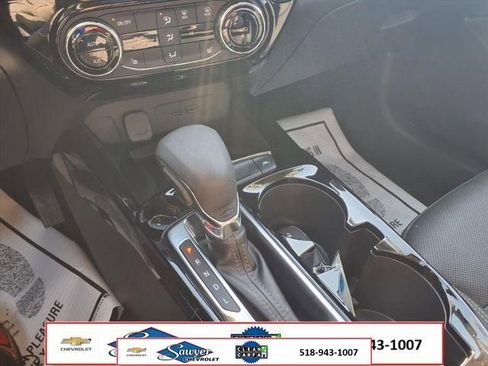 Used 2024 Chevrolet Trax ACTIV w/ Sunroof Package FWD image 21