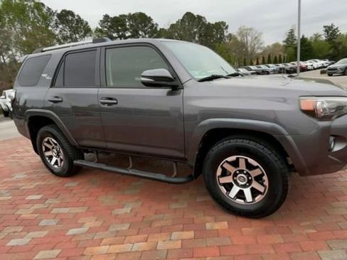 Used 2018 Toyota 4Runner TRD Off-Road Premium image 3