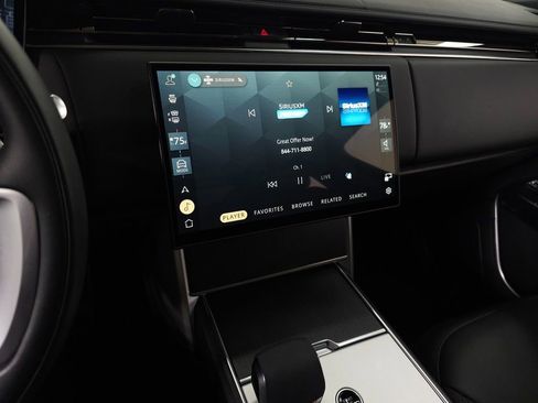 Used 2025 Land Rover Range Rover SE image 26