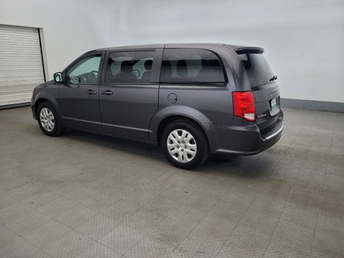 Used 2018 Dodge Grand Caravan SE image 3