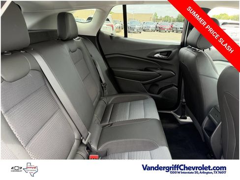 Certified 2025 Chevrolet Trax LT w/ Driver Confidence Package FWD image 27