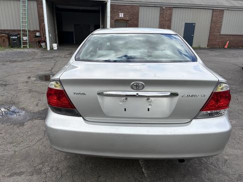 Used 2005 Toyota Camry FWD image 15