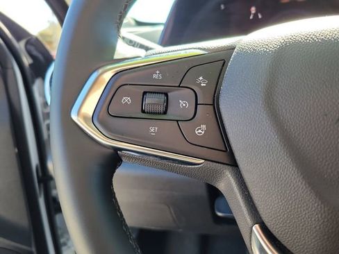 Certified 2025 Chevrolet Trax LT w/ LT Convenience Package image 20