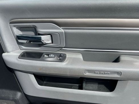 Used 2018 RAM 1500 Classic SLT image 13