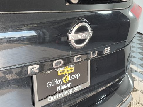 Used 2024 Nissan Rogue S FWD image 14