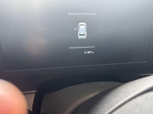 Used 2025 Kia Sportage LX FWD image 9