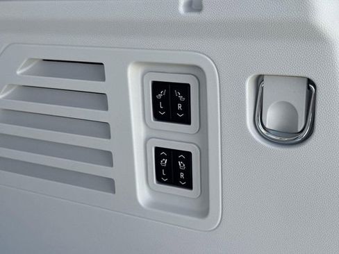 New 2026 Buick Enclave Avenir w/ Super Cruise Package AWD/4WD image 28