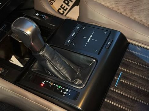 Used 2023 Lexus GX 460 Premium w/ Premium Package image 23