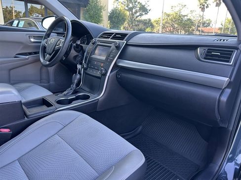 Used 2017 Toyota Camry SE image 15