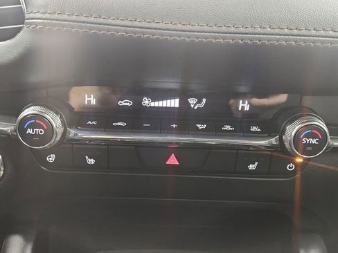 Used 2024 MAZDA MAZDA3 Hatchback w/Premium Plus Pkg image 18