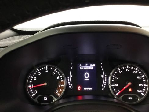 Used 2020 Jeep Renegade Latitude w/ Cold Weather Group AWD/4WD image 33