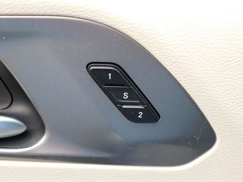 Used 2024 Chrysler Pacifica Touring-L FWD image 55