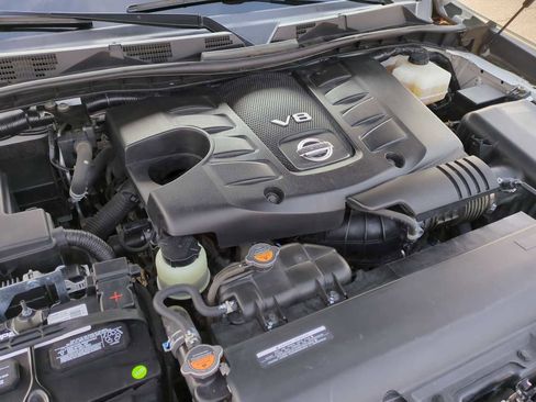 Used 2022 Nissan Armada SL w/ Captain's Chairs Package image 31