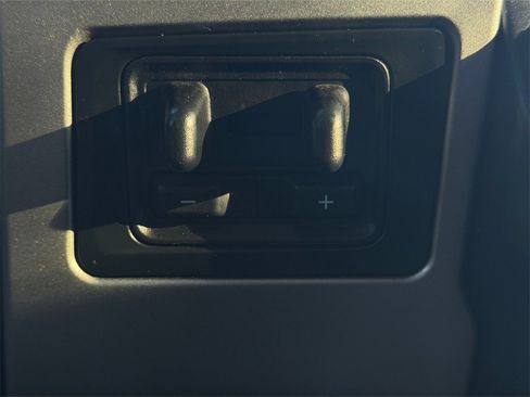 Used 2022 Ford F250 Lariat w/ Tremor Off-Road Package image 27