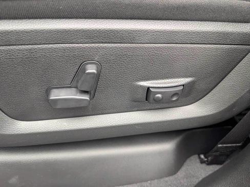 New 2026 RAM 3500 Big Horn AWD/4WD image 14