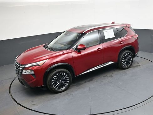 Used 2025 Nissan Rogue Platinum w/ Platinum Premium Package image 36