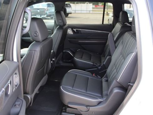 New 2026 Buick Enclave Avenir w/ Super Cruise Package AWD/4WD image 10