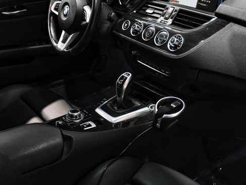 Used 2016 BMW Z4 sDrive28i w/ Technology Package RWD image 25