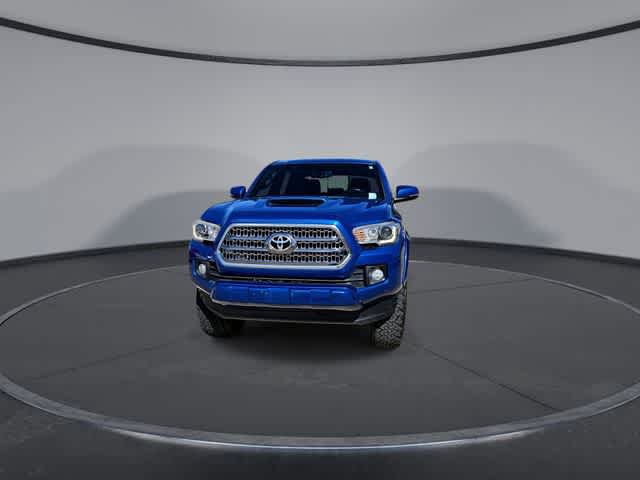 Used 2017 Toyota Tacoma TRD Sport w/ Tow Package RWD image 3