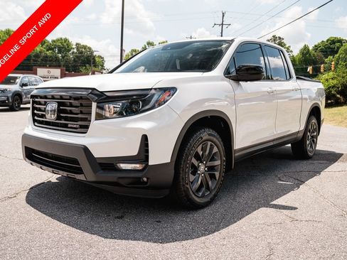 Used 2023 Honda Ridgeline Sport image 3