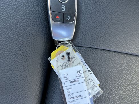 Certified 2025 Mercedes-Benz GLB 250 4MATIC image 38