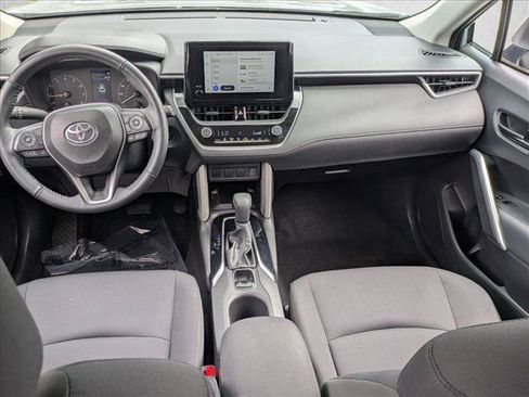Used 2024 Toyota Corolla Cross LE FWD image 17