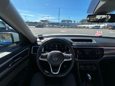 Used 2022 Volkswagen Atlas SEL R-Line image 23