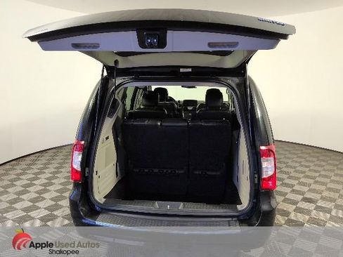Used 2012 Chrysler Town & Country Limited w/ Luxury Group FWD image 12