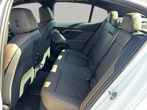 Certified 2025 BMW 530i xDrive w/ Premium Package AWD/4WD image 13