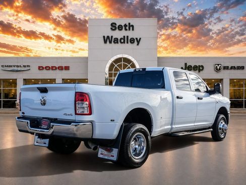 Used 2024 RAM 3500 Tradesman w/ Chrome Appearance Group AWD/4WD image 7