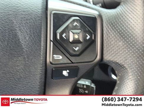 Used 2017 Toyota Tacoma TRD Sport w/ Tow Package (A/T) AWD/4WD image 18