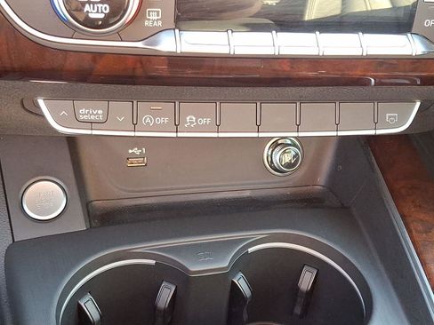 Used 2019 Audi A4 2.0T Premium w/ Convenience Package image 25