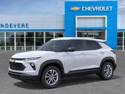 New 2026 Chevrolet TrailBlazer LS w/ LS Convenience Package AWD/4WD image 2