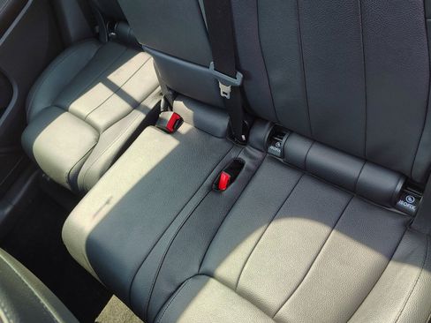 Used 2021 Mercedes-Benz GLB 250 4MATIC image 28