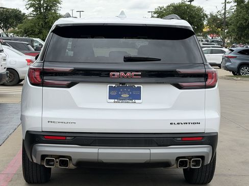 Used 2025 GMC Acadia Elevation FWD image 5