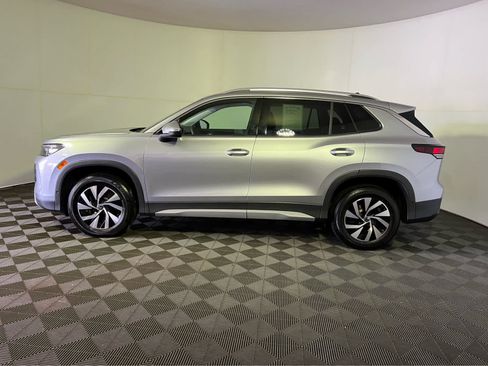Used 2025 Volkswagen Tiguan S AWD/4WD image 4