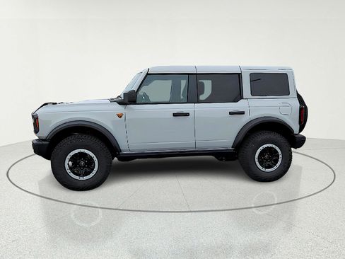 New 2026 Ford Bronco Badlands image 4