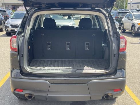 Used 2023 Subaru Ascent 8-Passenger AWD/4WD image 9